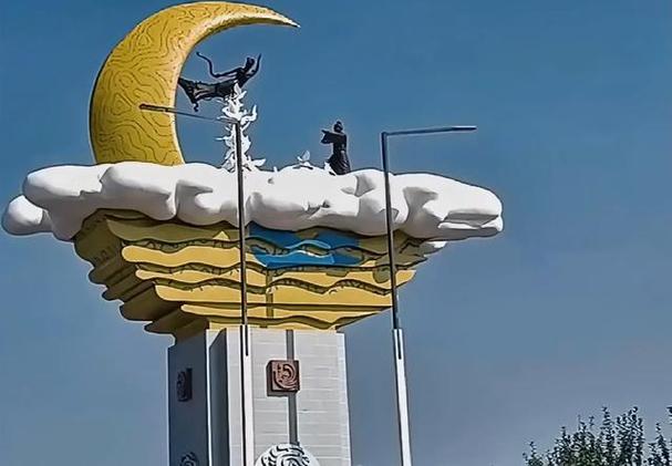 这事不要不了了之!网友测算715万天价雕塑工程量,600多万去哪了